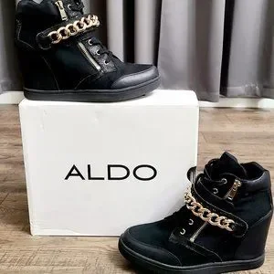 Aldo | Shoes | Black Booties With Embellished Gold Chain  display picture 3